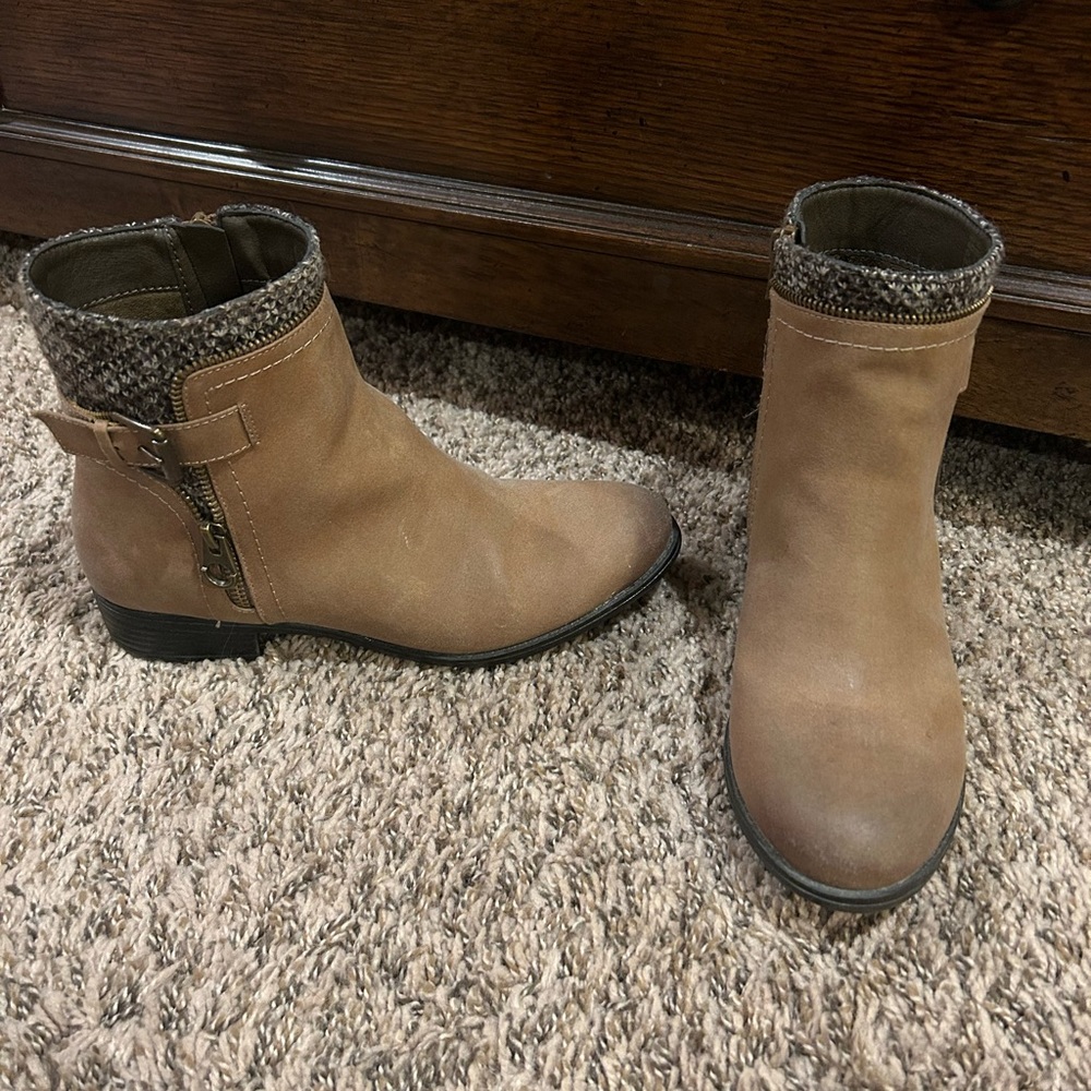 White Mountain boots